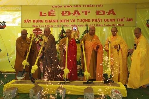 Phú Yên: Lễ đặt đá xây dựng chánh điện và tôn tượng Bồ-tát Quán Thế Âm chùa Bảo Sơn Thiên Hải