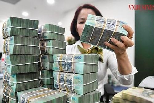 Cổ đông muốn 'tiền tươi', ngân hàng vẫn ồ ạt phát hành cổ phiếu