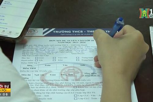 Phụ huynh vất vả tìm chỗ học lớp 10 cho con