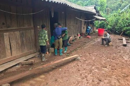 6 người trong một gia đình bị nước cuốn, hai trẻ em tử vong