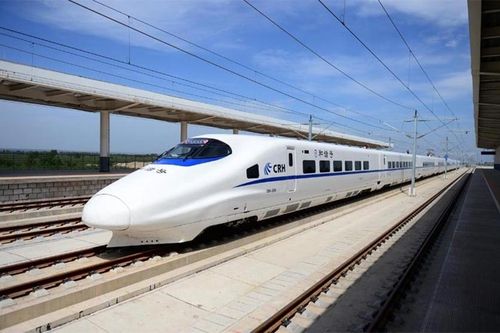 Dân mạng giận dữ với ông lão cậy già cướp ghế người khác trên tàu cao tốc