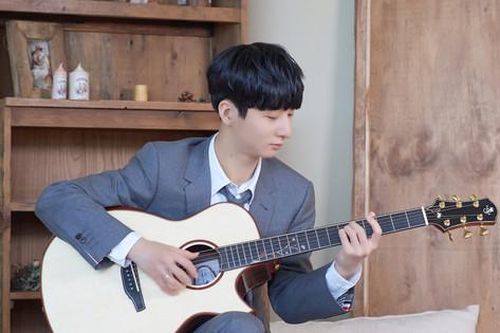 Nghệ sĩ guitar Sungha Jung biểu diễn 'See tình' trong chuyến lưu diễn tại Việt Nam