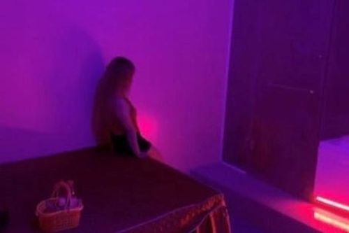 Giải cứu cô gái 18 tuổi bị bán vào quán massage với giá 11 triệu đồng