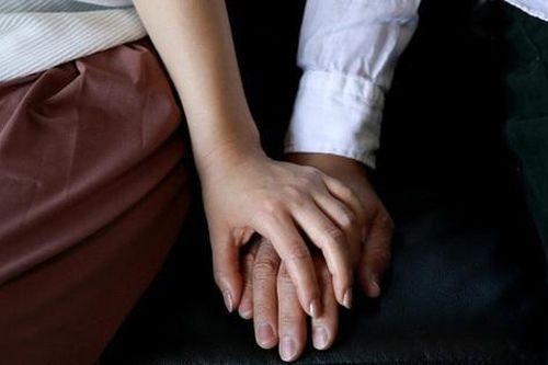 Phát hiện bạn trai ngoại tình từ một chi tiết không ngờ trên bếp