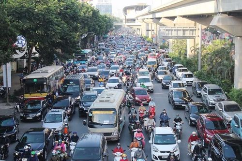 Sớm hạn chế phương tiện cá nhân, đảm bảo an toàn giao thông tại Hà Nội và thành phố Hồ Chí Minh