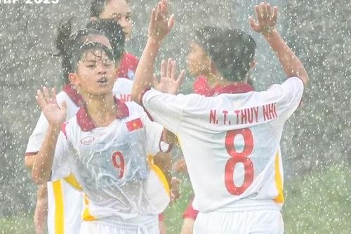 U19 nữ Việt Nam đè bẹp đối thủ Singapore