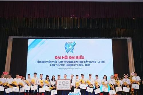 Anh Nguyễn Đình Huy làm Chủ tịch Hội Sinh viên trường ĐH Xây dựng Hà Nội