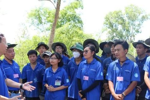 Trường ĐH Bách khoa (ĐHQG TP. HCM) thăm sinh viên tình nguyện 'Mùa Hè Xanh' tại Đồng Tháp