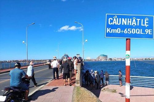 Tìm thấy thi thể cô gái nghi nhảy cầu Nhật Lệ tự tử