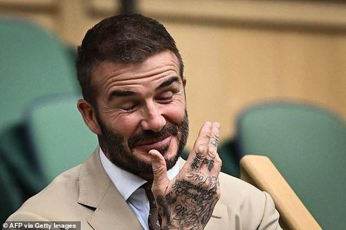 Hình ảnh David Beckham gà gật trên khán đài gây chú ý