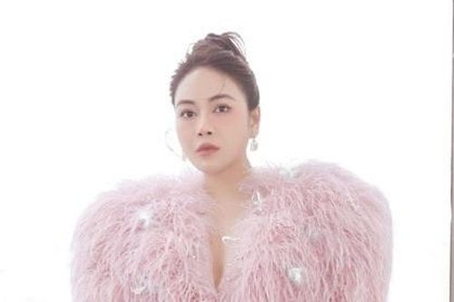 Hoa hậu Tuyết Nga dùng túi xách gần 1 tỷ đi sự kiện
