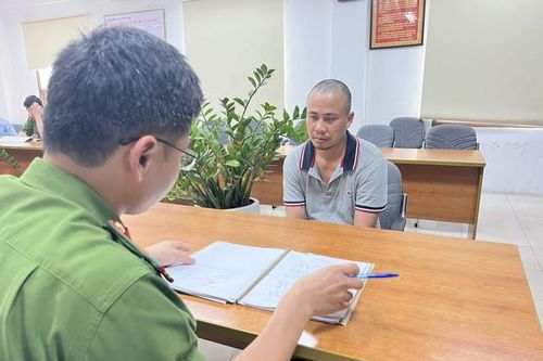 Tên trộm bị chủ cửa hàng trà sữa lần theo định vị 'bắt sống'