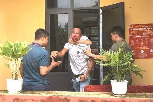 Đình chỉ công tác Thượng úy Công an xã bị 'tố' đánh người