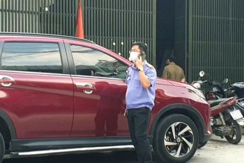 Kiểm sát hiện trường nam công nhân rơi mái tôn xuống đất tử vong