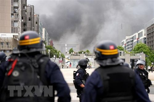 Bộ trưởng Nội vụ Pháp tuyên bố tình trạng bạo loạn đã chấm dứt