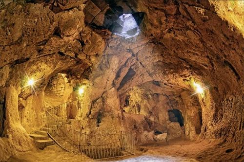 Bên trong thành phố 18 tầng được phát hiện ngay dưới tầng hầm nhà dân