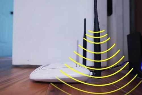 3 cách giúp tăng tốc độ wifi cho điện thoại, laptop trong nhà không cần gọi thợ, chị em phụ nữ cũng làm được