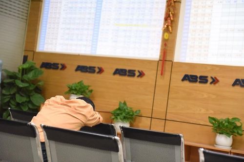 Chứng khoán phiên 6/7 chìm trong sắc đỏ