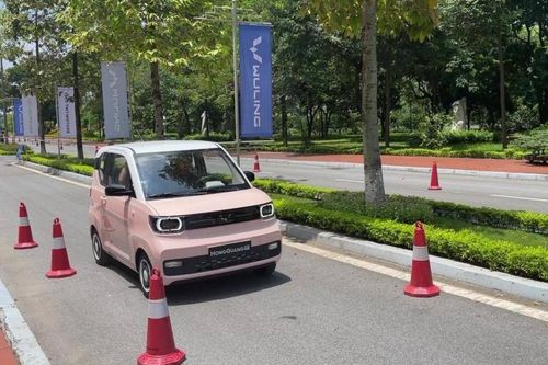 Xe điện siêu nhỏ Wuling Hongguang Mini EV và nỗi lo an toàn