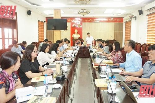 Đoàn công tác Viện Lịch sử Đảng khảo sát thực tiễn xây dựng kinh tế biển ở Hậu Lộc