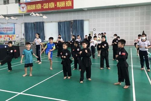 Sôi nổi sân chơi hè cho trẻ em