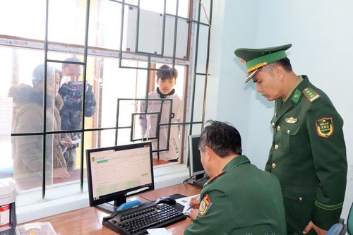 Siết chặt quản lý xuất, nhập cảnh