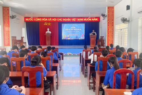 Đoàn cơ sở Lữ đoàn 189: Thông tin, tuyên truyền về biển, đảo cho hơn 100 cán bộ, đoàn viên, thanh niên