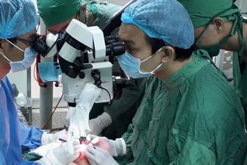 Đứt rời 1/3 bàn chân sau va chạm giao thông