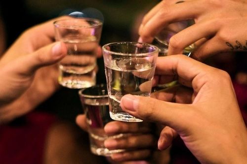 4 loại đồ uống nên tránh xa trong những ngày nóng