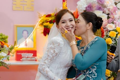 Cô gái miền Tây được mẹ chồng cưng như con ruột