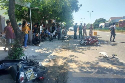 Tai nạn giao thông ngày 7/7/2023: Ôtô tải đâm xe máy, công an xã tử vong