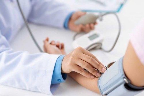 Xử lý 'cò' xếp lốt khám chữa bệnh