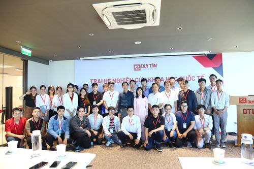 Trường ĐH Duy Tân khai mạc trại hè Nghiên cứu khoa học