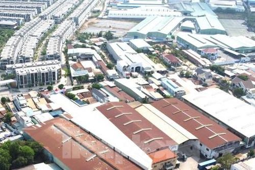 Toàn cảnh hàng nghìn nhà xưởng nằm trong khu dân cư ở Bình Dương sắp 'khai tử'