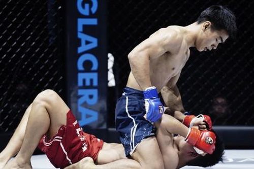 Trần Ngọc Lượng đấu đệ tử của Johnny Trí Nguyễn