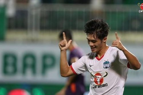 Tiền đạo U23 Việt Nam ghi bàn giúp HAGL đi tiếp ở Cúp quốc gia