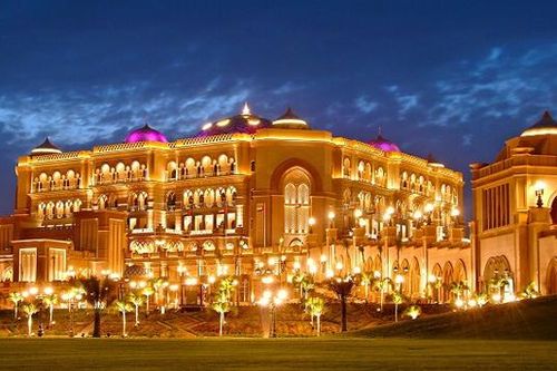 Khách sạn 8 sao chi 40 tấn vàng trang trí, giá phòng gần 3 tỷ đồng/đêm