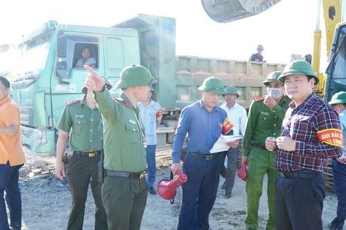 Bảo vệ thi công cầu cạn Diễn Đoài trên Quốc lộ 48 vượt đường bộ cao tốc Bắc Nam