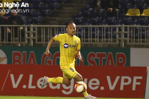 Trọng Hoàng và những nhiệt huyết cháy bỏng trong màu áo Sông Lam Nghệ An