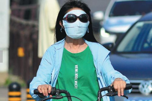 Trang phục chống nắng đắt hàng ở Trung Quốc