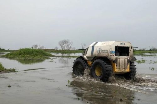 WFP triển khai xe robot tích hợp AI tham gia cứu trợ nhân đạo