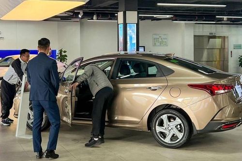 Giảm phí trước bạ, thị trường ô tô vẫn ảm đạm