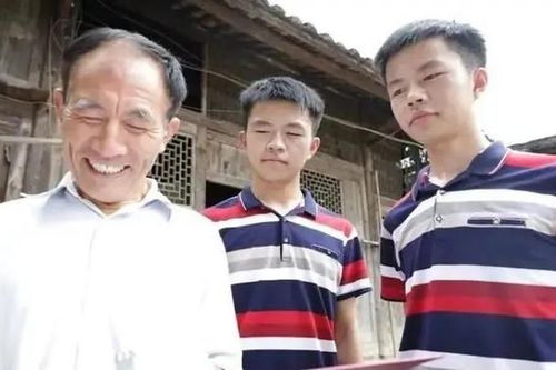 Xuất thân của 1/5 tân sinh viên Đại học Thanh Hoa: Nghèo khó không ngăn được thành công