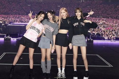 Dân văn phòng kiếm thêm tiền từ cơ hội sang tay vé Blackpink, đã có người rao bán giá 15 triệu đồng