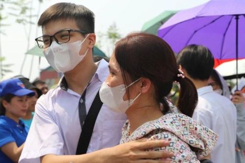 Hơn 30.000 học sinh Hà Nội trượt lớp 10 công lập: Đứng lên từ những thất bại