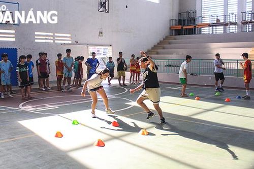 Phát triển dự án từ mô hình bóng chuyền cộng đồng đến học sinh, sinh viên