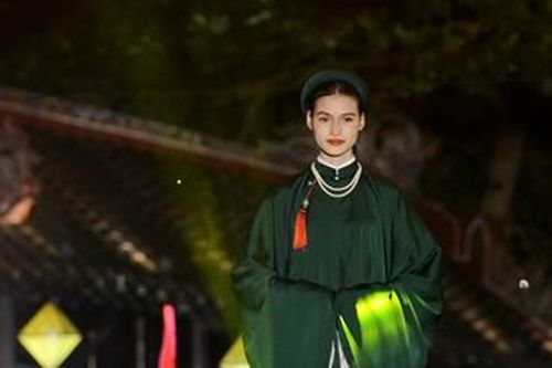 Lan tỏa áo dài gắn với quảng bá du lịch