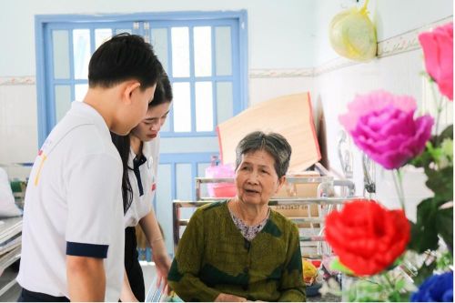 Gần đến ngày biểu diễn, chương trình 'Mẹ là tình yêu' được cộng đồng tích cực lan tỏa