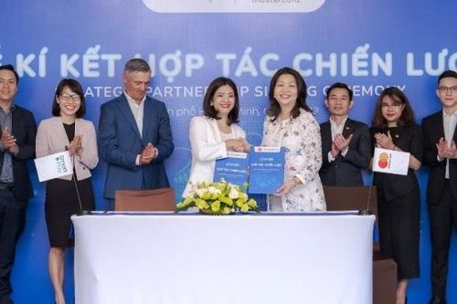 Hợp tác thúc đẩy thanh toán không dùng tiền mặt