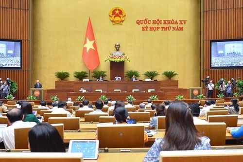 Chủ tịch Quốc hội Vương Đình Huệ ký chứng thực Luật Bảo vệ quyền lợi người tiêu dùng (sửa đổi)